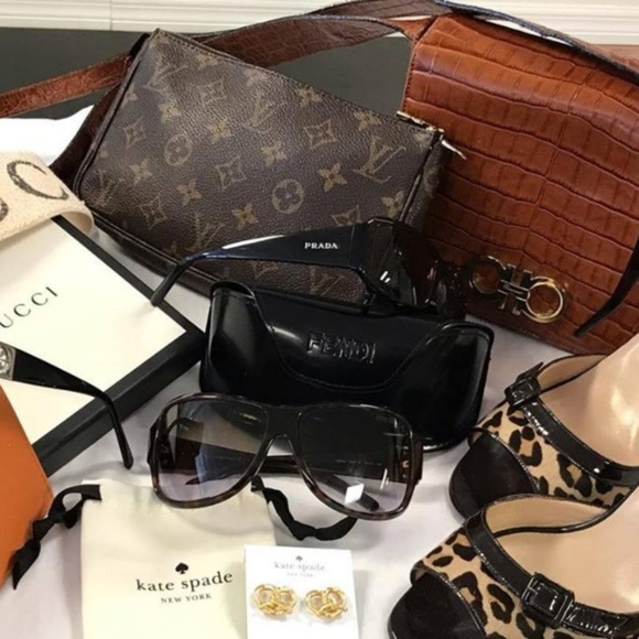 I just started buying/selling on Posh again. Excited to help others, buy & sell. - Picture 7 of 8